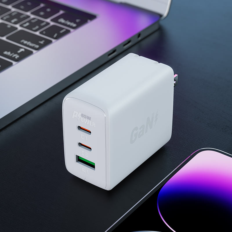 ACEFAST A43 PD65W (2*USB-C+USB-A) GAN CHARGER - WHITE